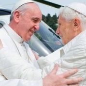 Bergoglio y el establishment vaticano