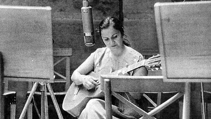 El encuentro celebra los 100 años del natalicio de la cantautora chilena Violeta Parra.