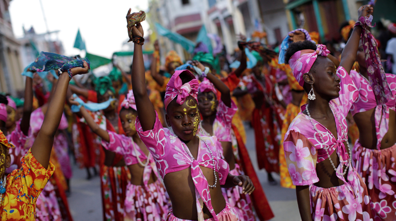 Desfiles y comparsas se lucieron en las calles de Haití dando color y alegría a las fiestas de carnaval.