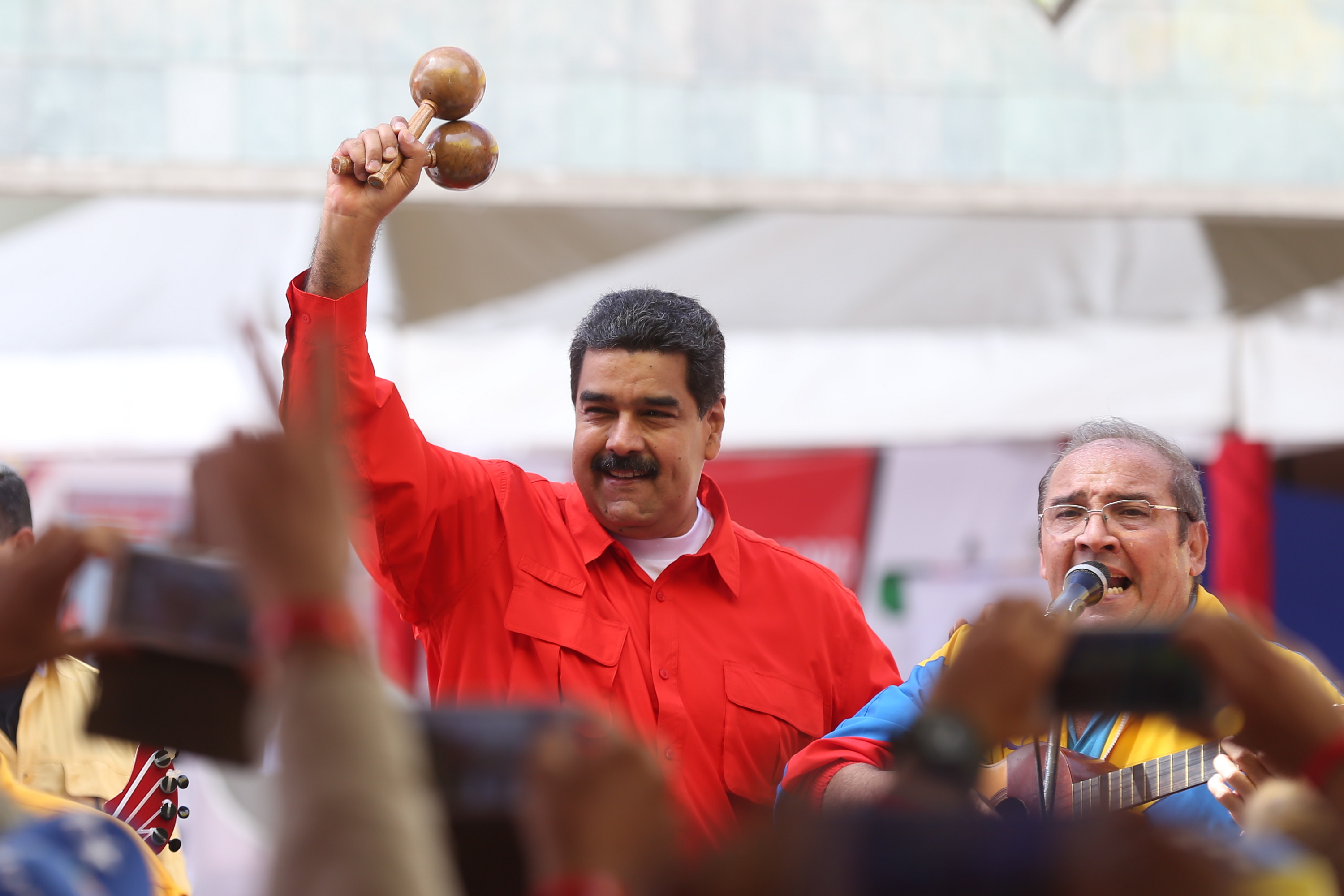 Maduro durante un acto de graduación de un grupo de venezolanos formados en la Universidad Bolivariana de los Trabajadores 'Jesús Rivero'