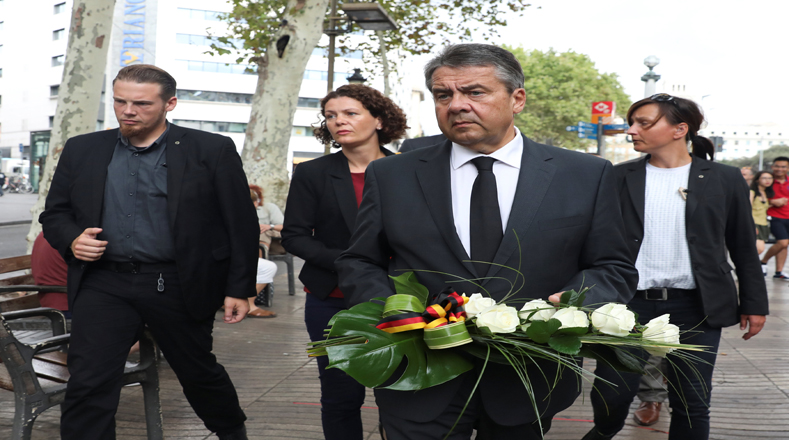 El ministro alemán de Relaciones Exteriores, Sigmar Gabriel, visitó el monumento conmemorativo colocado en Barcelona.