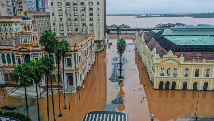 En Porto Alegre, la capital del estado, las aguas del río Guaíba marcaban un nivel de 5.09 metros, más del récord de 4.67 metros registrado en 1941.